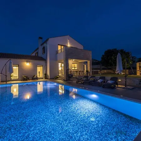 Modern With Jaccuzi In Croatia * Selina
