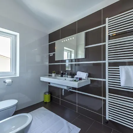 Villa Modern With Jaccuzi In Croatia *