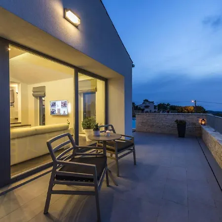 Modern With Jaccuzi In Croatia 别墅