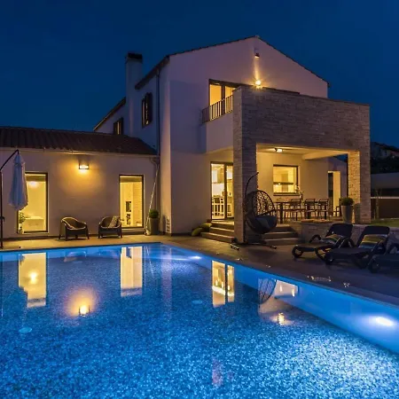 Modern With Jaccuzi In Croatia Villa Selina