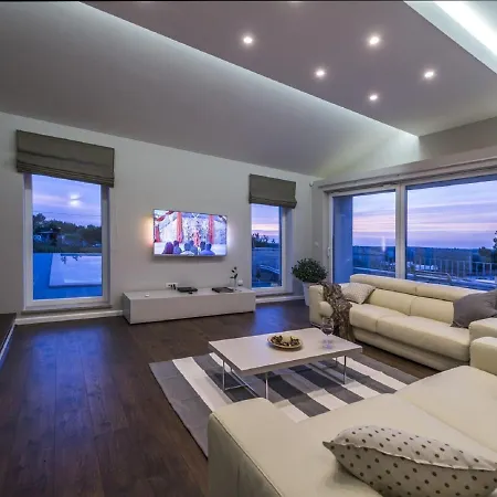 Modern With Jaccuzi In Croatia