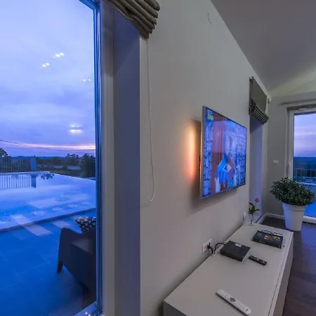 Modern With Jaccuzi In Croatia Villa *